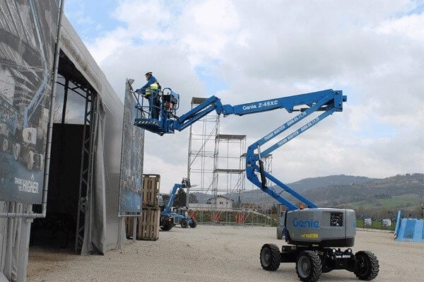 Cho thuê xe nâng người 12m tại Hải Phòng