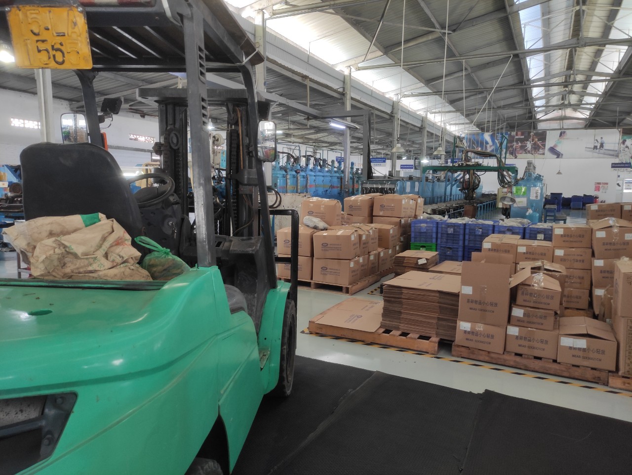 Dịch vụ vận chuyển xếp dỡ đưa máy móc, thiết bị tại Hải Phòng