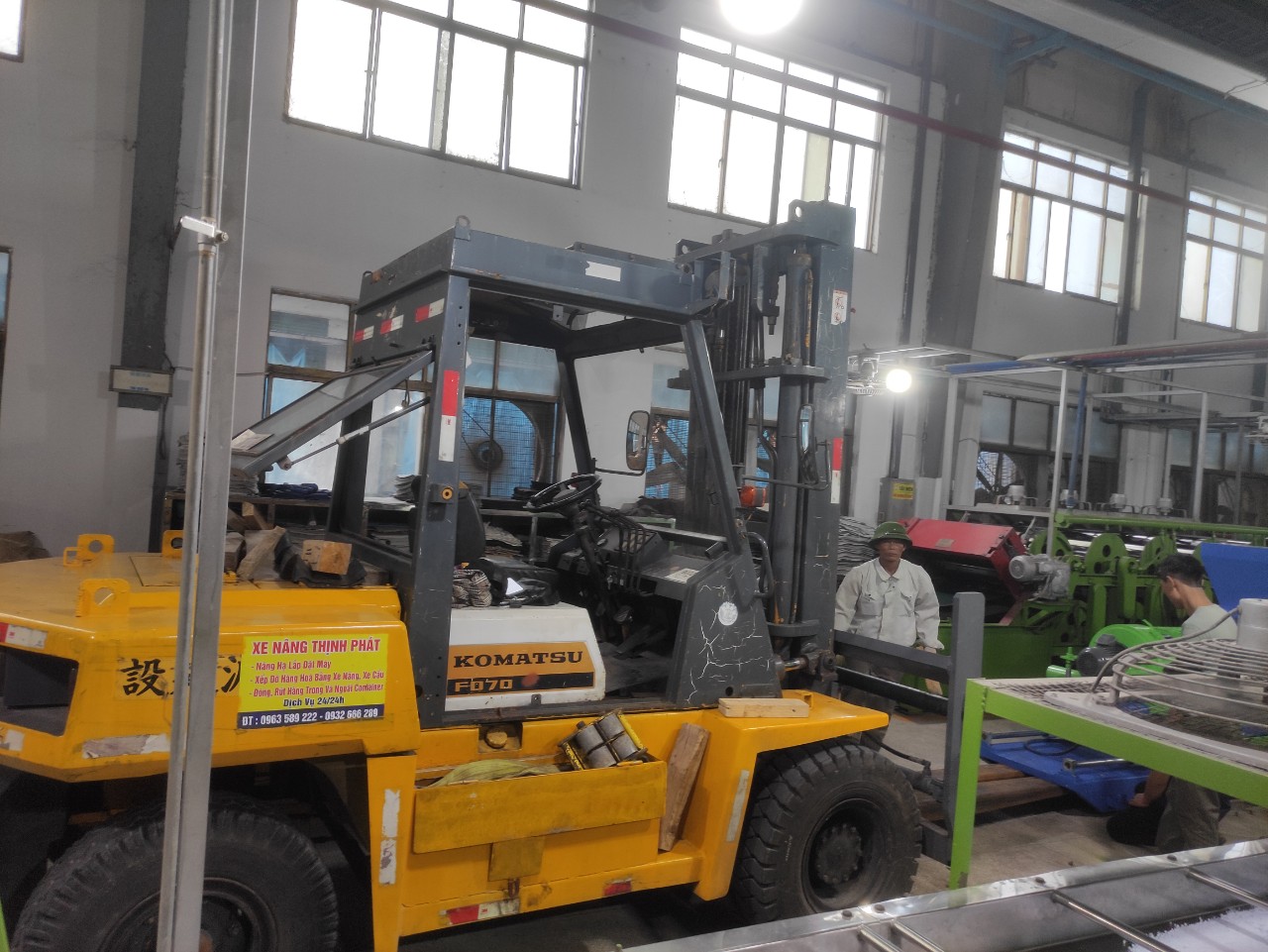 Dịch vụ vận chuyển - cẩu hàng - nâng hạ hàng hóa tại Hải Phòng