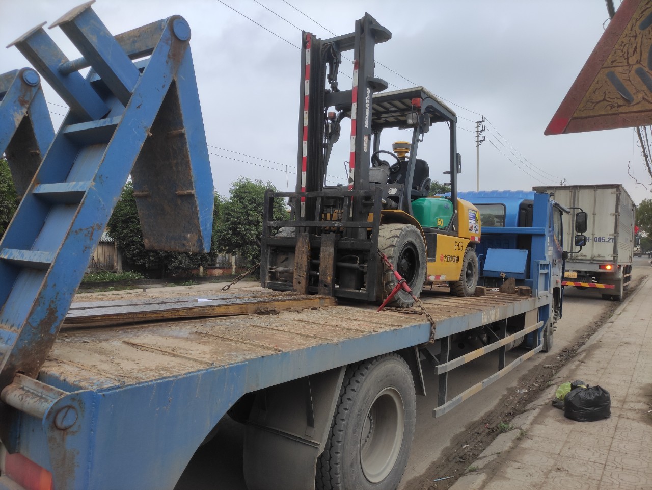 Cho thuê xe nâng tại Quận Kiến An