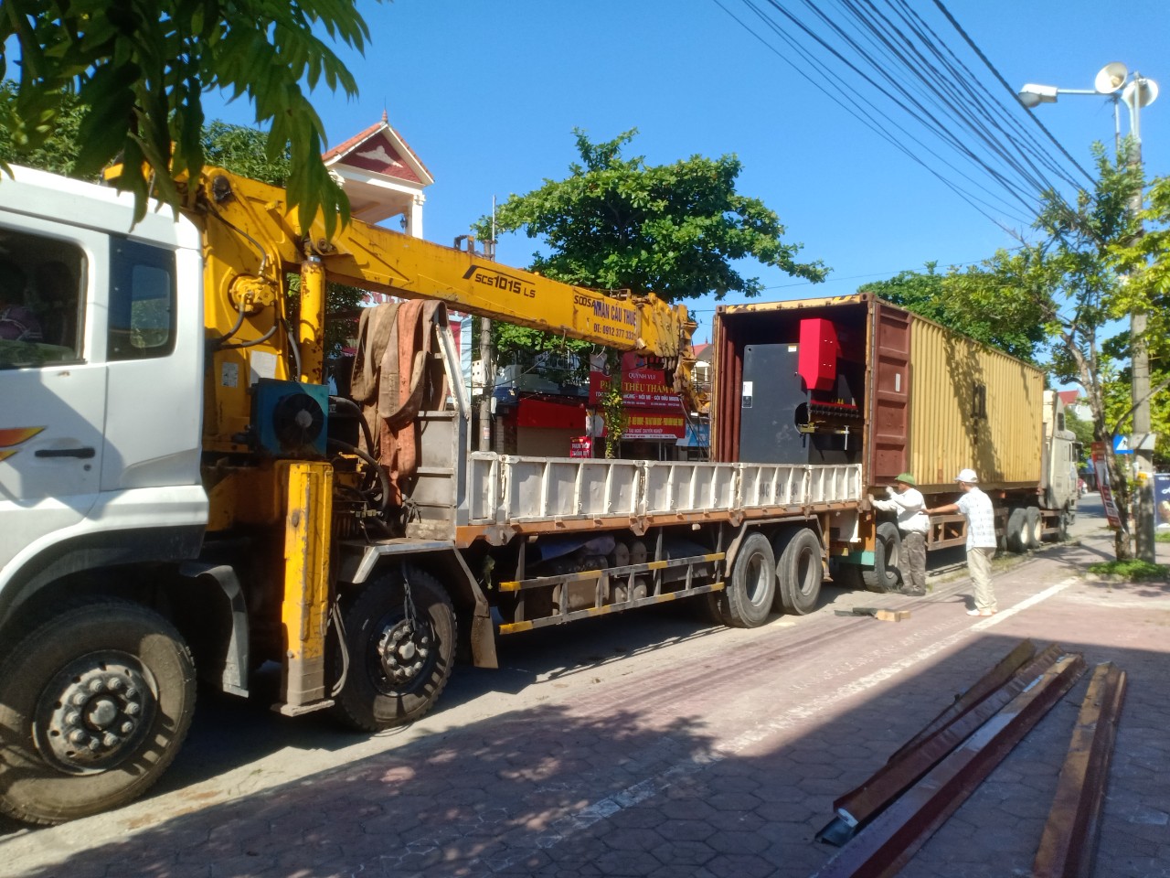 Dịch vụ nâng hạ, xe nâng, xe cẩu tại Hải Phòng